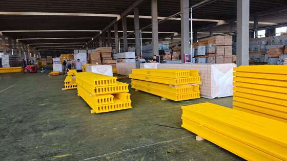 Yellow Painted Building Material Timber Beam H20 Beam for Formwork Construction Project